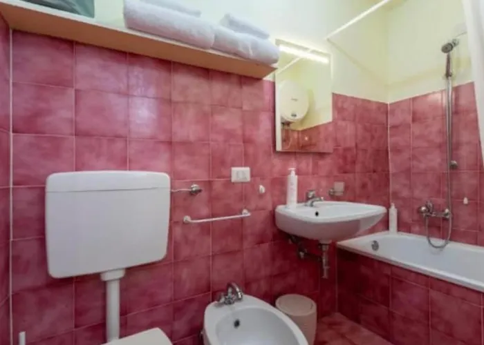 Tiny On The Tremezzo