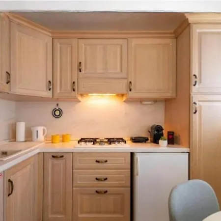 Tiny On The Tremezzo