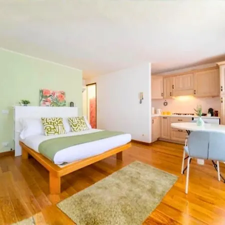 Tiny On The * Tremezzo