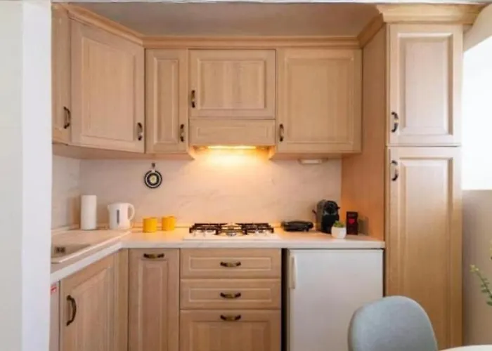 Tiny On The Tremezzo